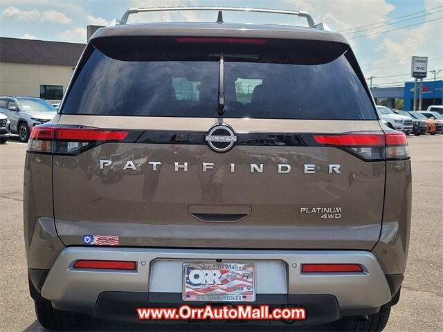 2023 Nissan Pathfinder Platinum photo 4