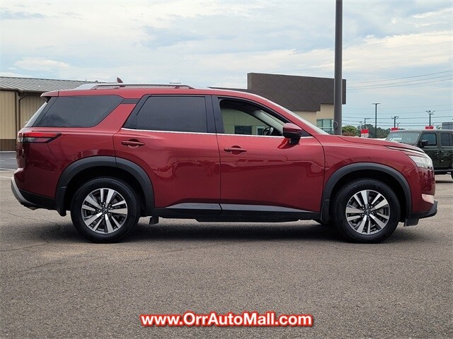 2023 Nissan Pathfinder SL photo 4