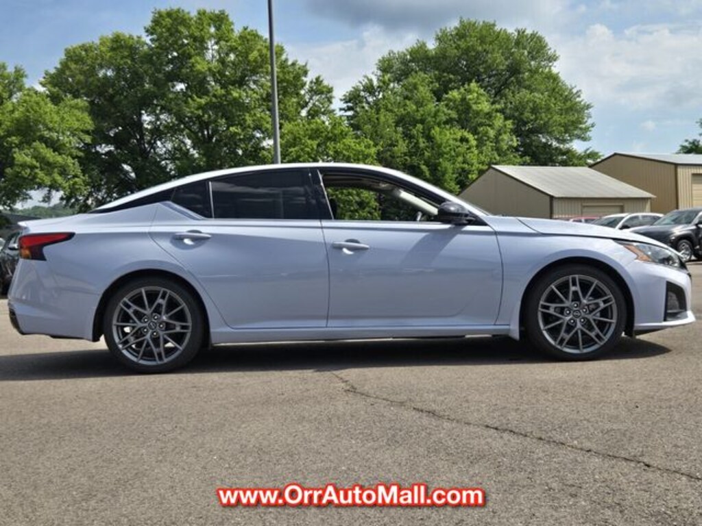 Used 2023 Nissan Altima 2.0 SR Sedan