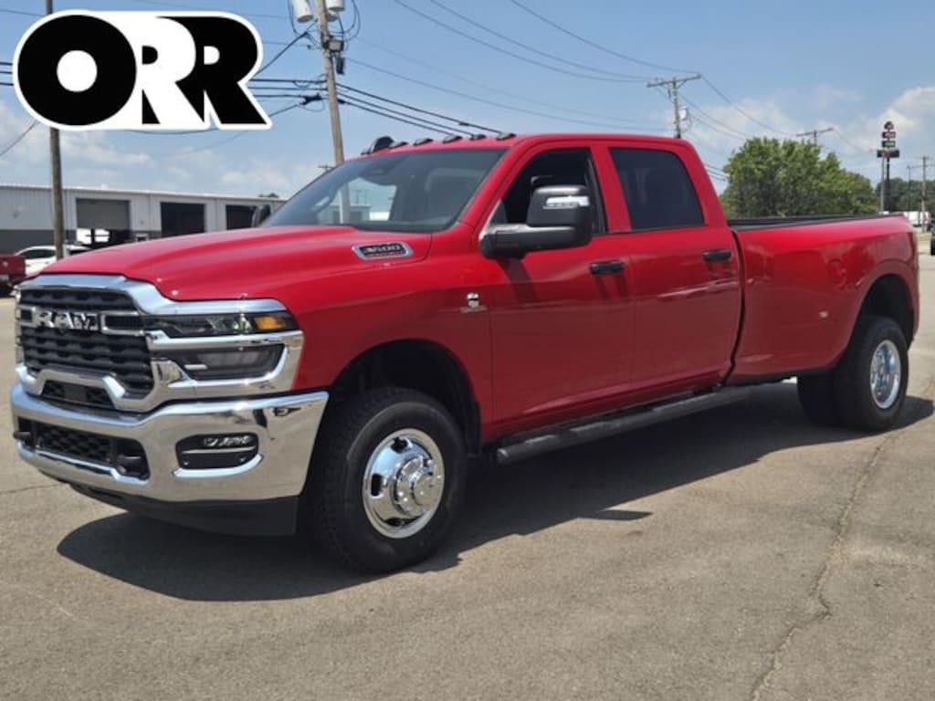 New 2026 Ram 3500 TRADESMAN CREW CAB 4X4 8' BOX Pickup