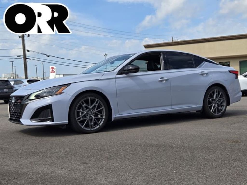 Used 2023 Nissan Altima 2.0 SR Sedan
