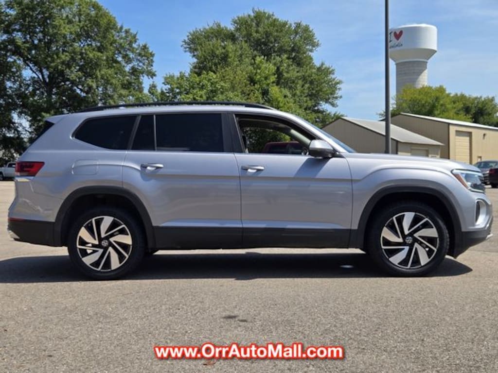 Used 2025 Volkswagen Atlas 2.0T SE w/Technology SUV