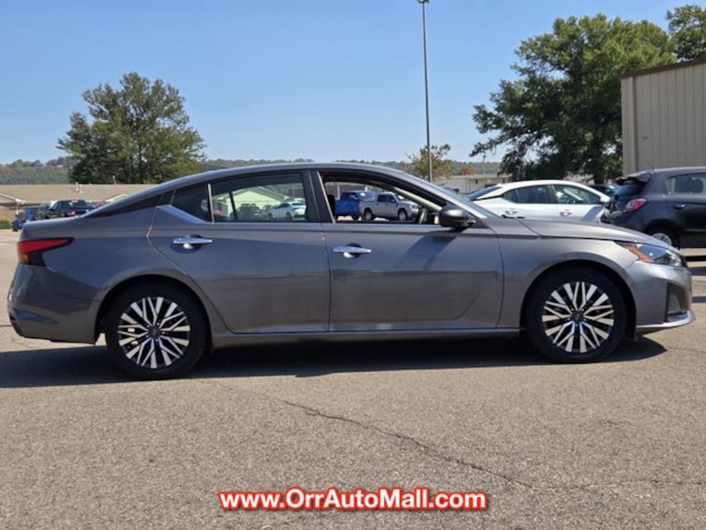 Used 2025 Nissan Altima 2.5 SV Sedan