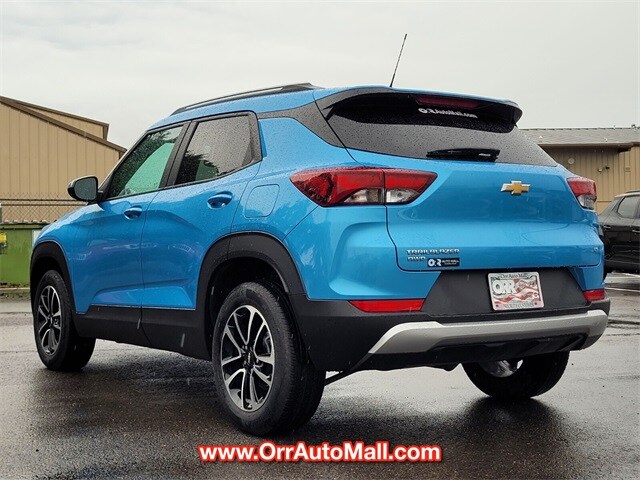 2025 Chevrolet Trailblazer LT photo 3