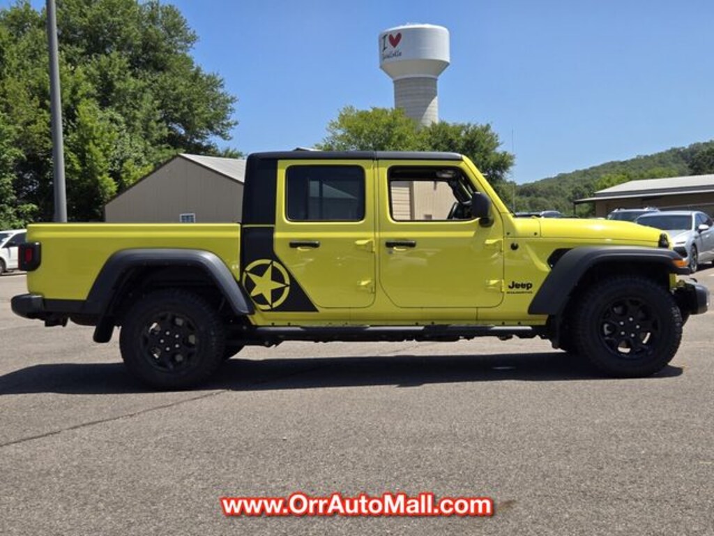 Used 2023 Jeep Gladiator Sport Truck