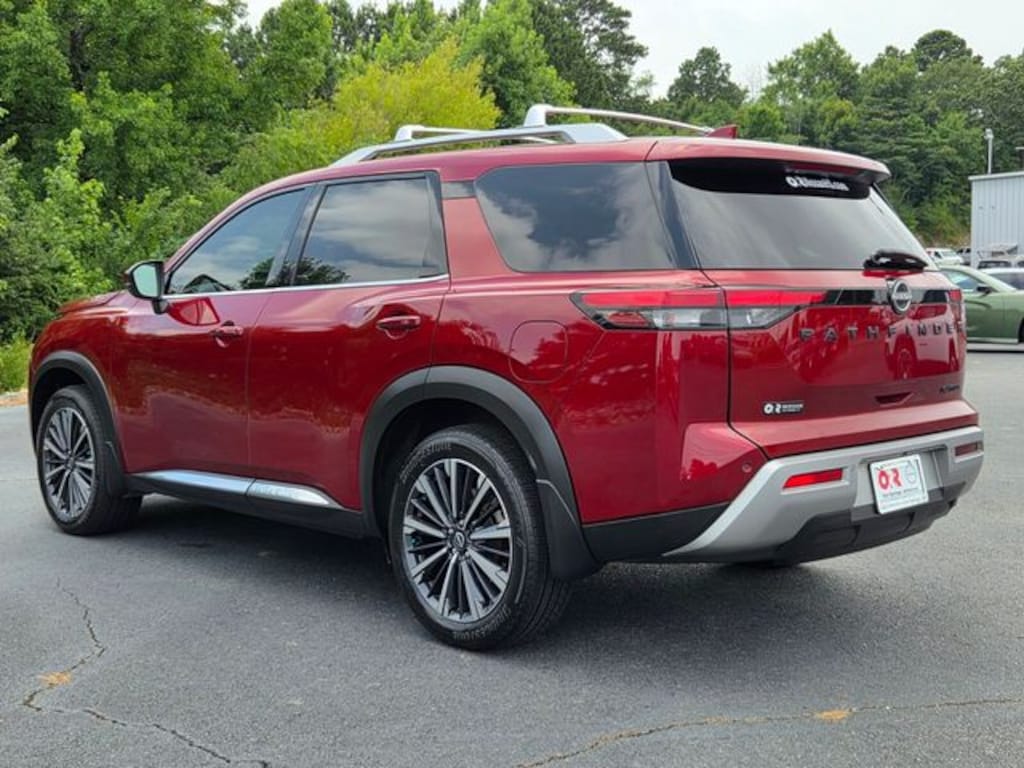 Used 2023 Nissan Pathfinder Platinum SUV