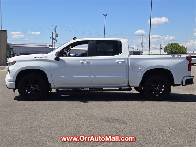 2024 Chevrolet Silverado 1500 RST photo 2
