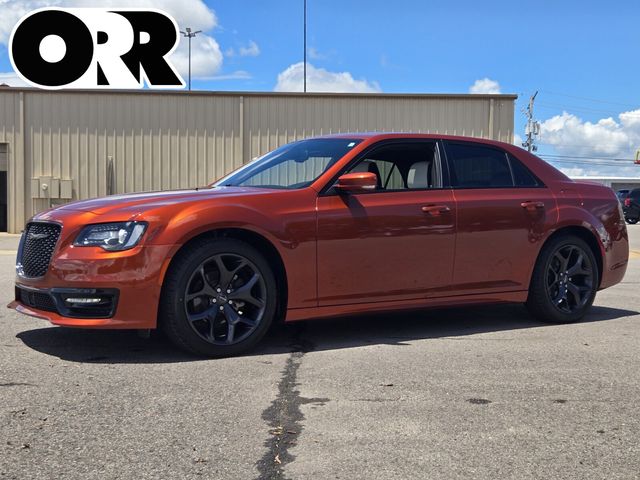2021 Chrysler 300 S's photo