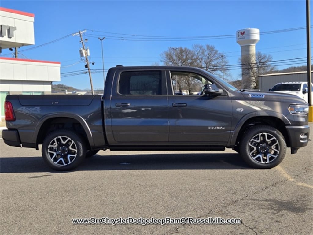 New 2026 Ram 1500 LARAMIE CREW CAB 4X4 5'7 BOX Pickup