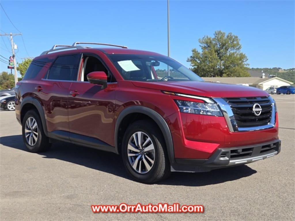 Used 2023 Nissan Pathfinder SL SUV