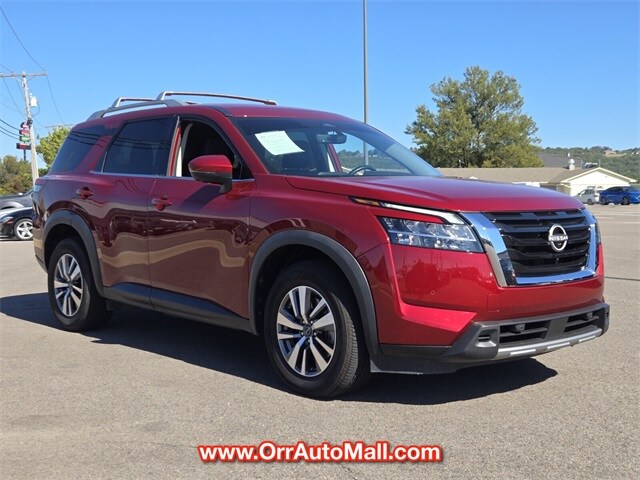 2023 Nissan Pathfinder SL photo 3