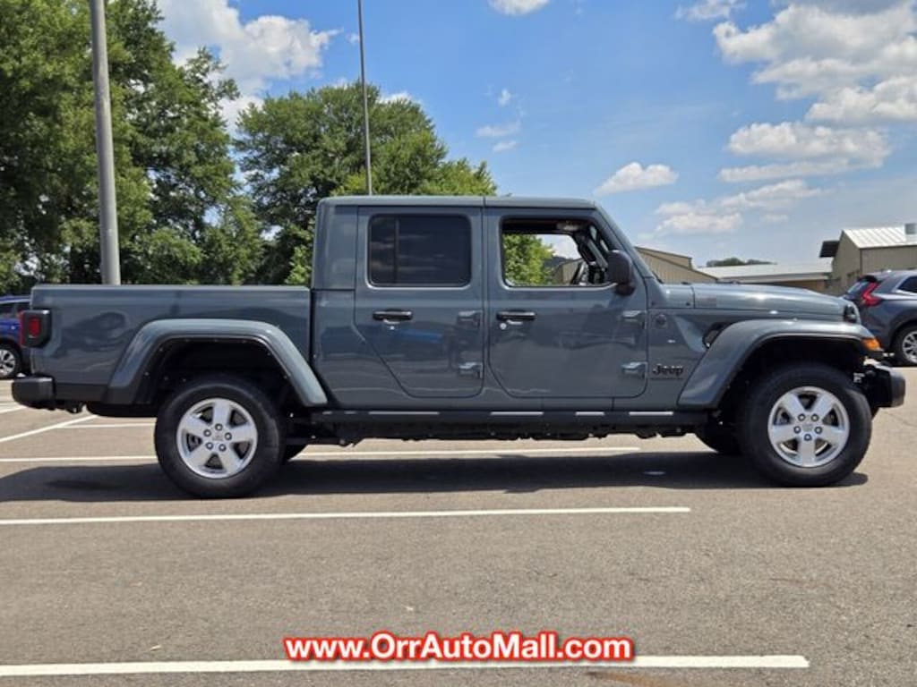 Used 2025 Jeep Gladiator Nighthawk Truck