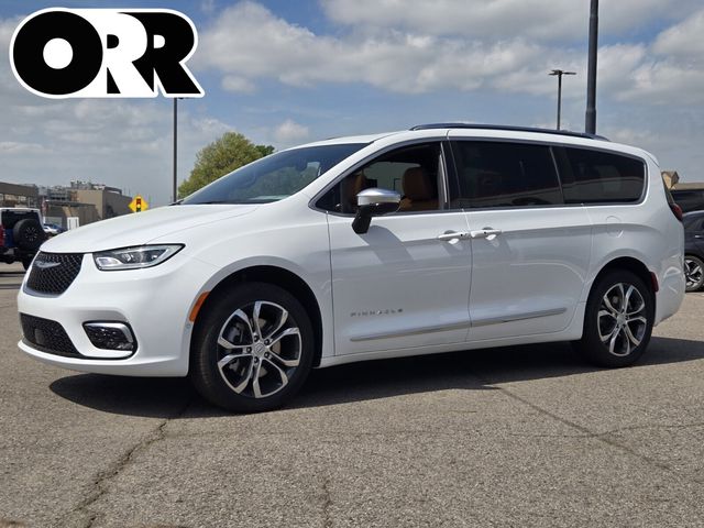 2026 Chrysler Pacifica Pinnacle AWD's photo