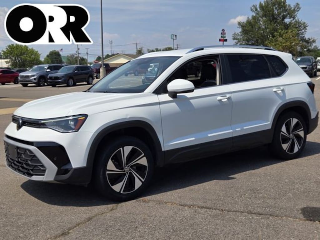 Used 2025 Volkswagen Taos 1.5T SE SUV