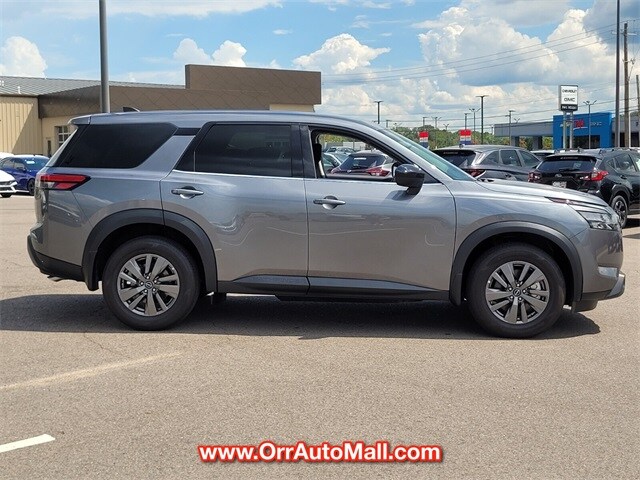 2025 Nissan Pathfinder S photo 4
