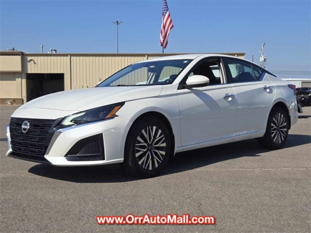 Used 2023 Nissan Altima 2.5 SV Sedan