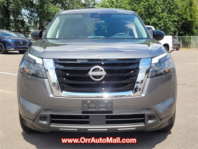 2025 Nissan Pathfinder S photo 2