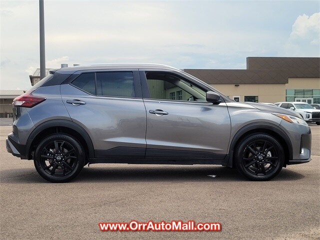 2023 Nissan Kicks SV photo 2