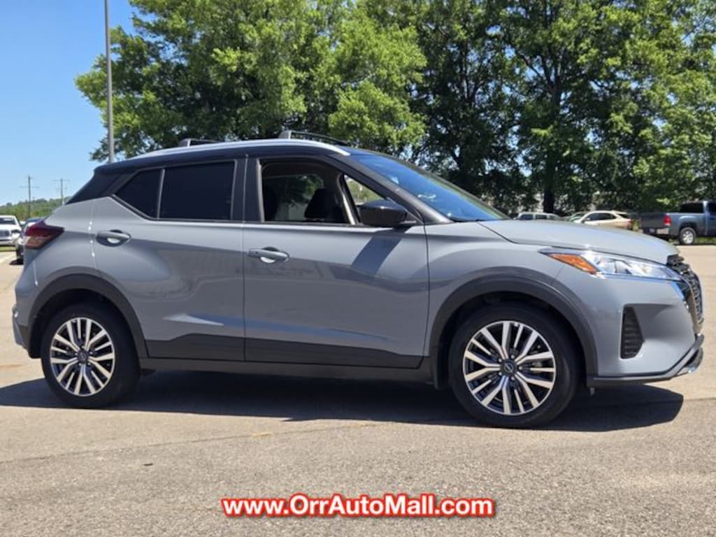 Used 2024 Nissan Kicks SV SUV
