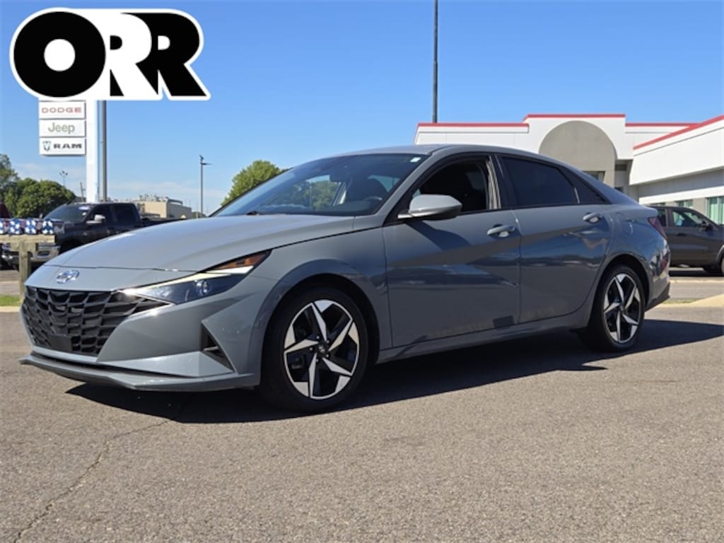 Used 2023 Hyundai Elantra SEL Sedan