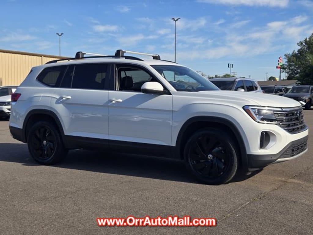 Used 2024 Volkswagen Atlas 2.0T SE w/Technology SUV