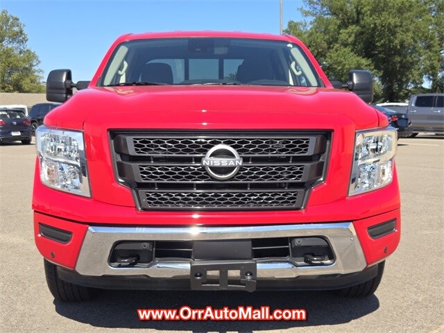 2024 Nissan Titan Crew Cab SV photo 2