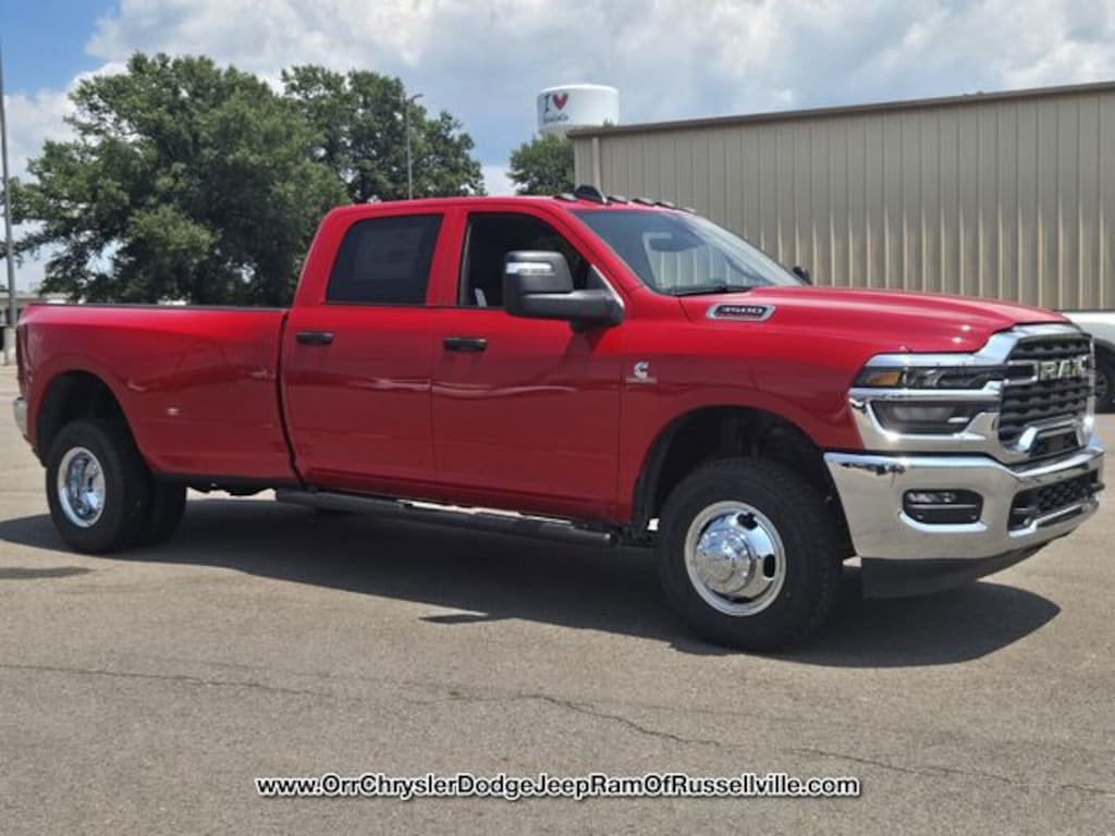 New 2026 Ram 3500 TRADESMAN CREW CAB 4X4 8' BOX Pickup