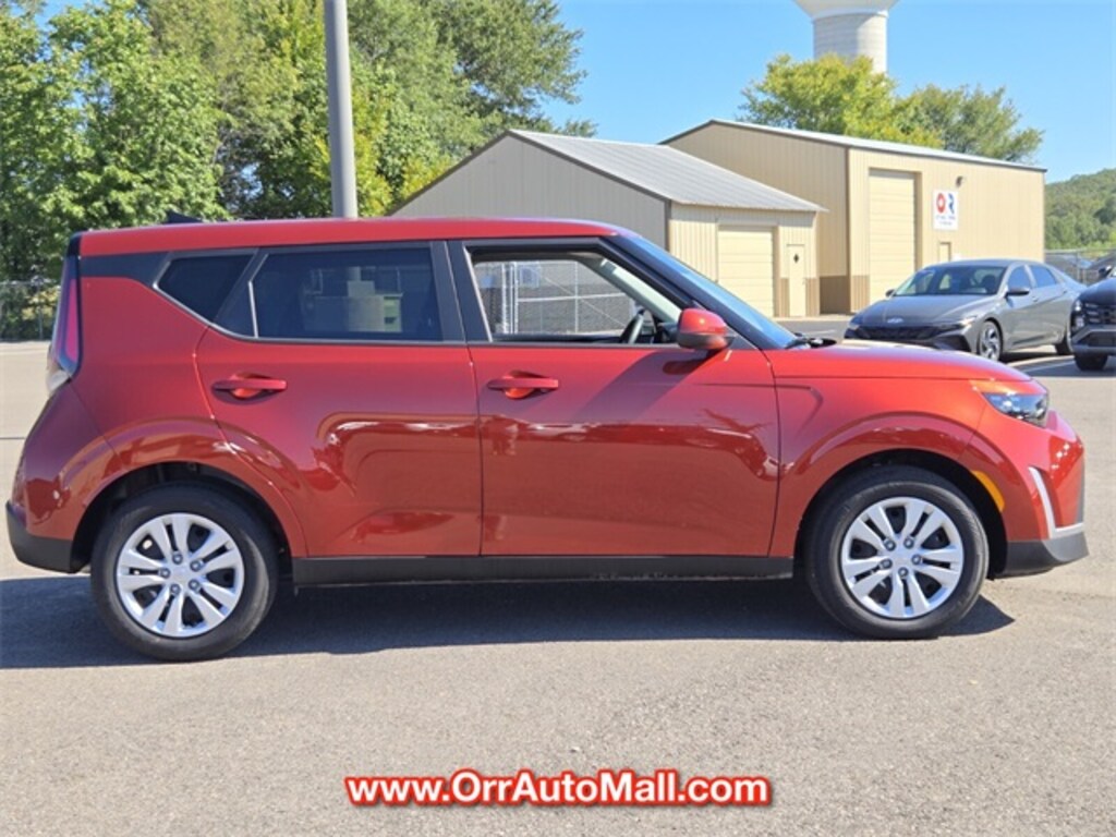 Used 2025 Kia Soul LX Hatchback