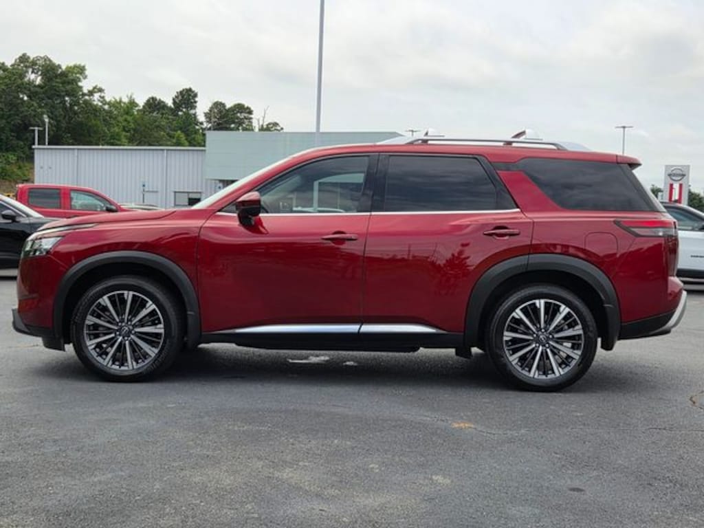 Used 2023 Nissan Pathfinder Platinum SUV
