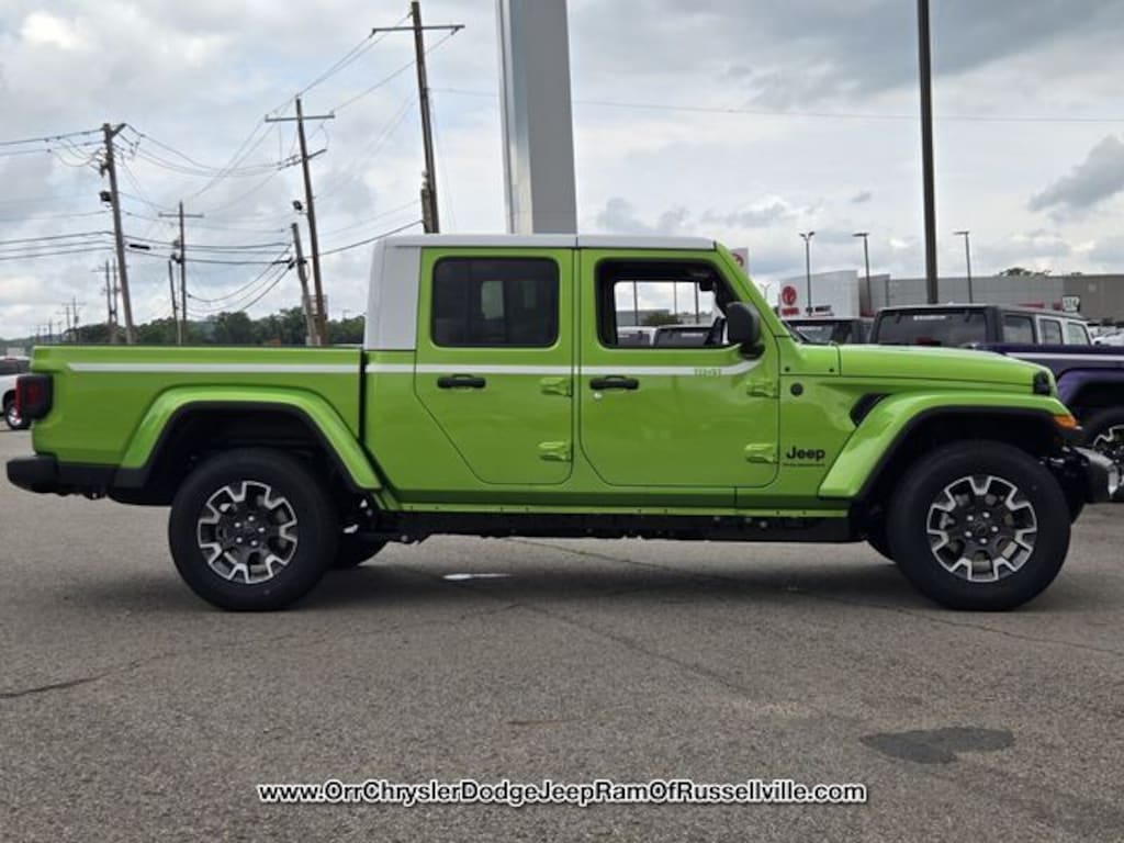 New 2026 Jeep Gladiator SAHARA 4X4 Pickup