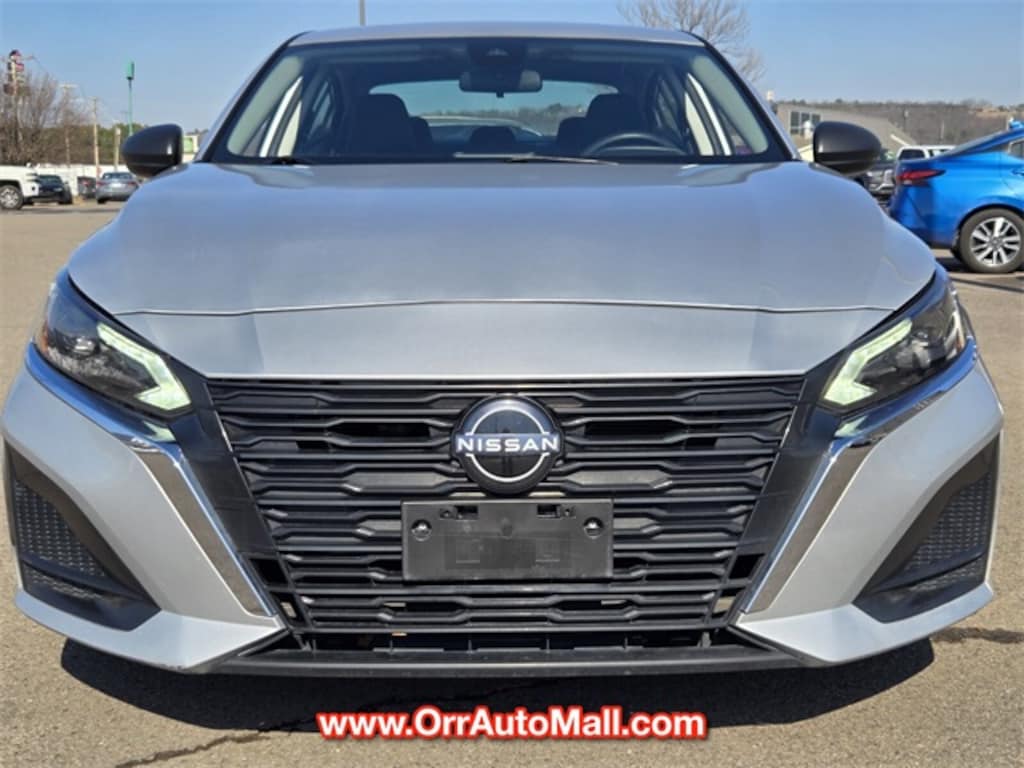 Used 2024 Nissan Altima 2.5 SV Sedan