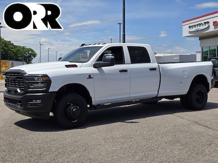 2026 Ram 3500 TRADESMAN CREW CAB 4X4 8' BOX Pickup