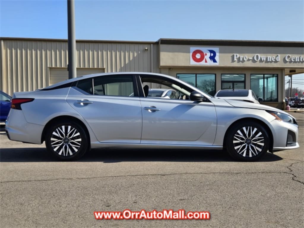 Used 2024 Nissan Altima 2.5 SV Sedan