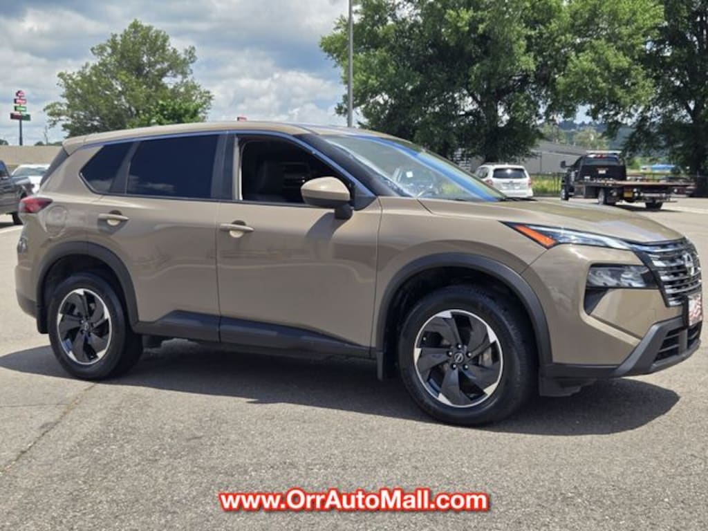 Used 2024 Nissan Rogue SV SUV