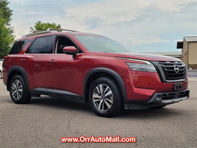 2023 Nissan Pathfinder SL photo 3