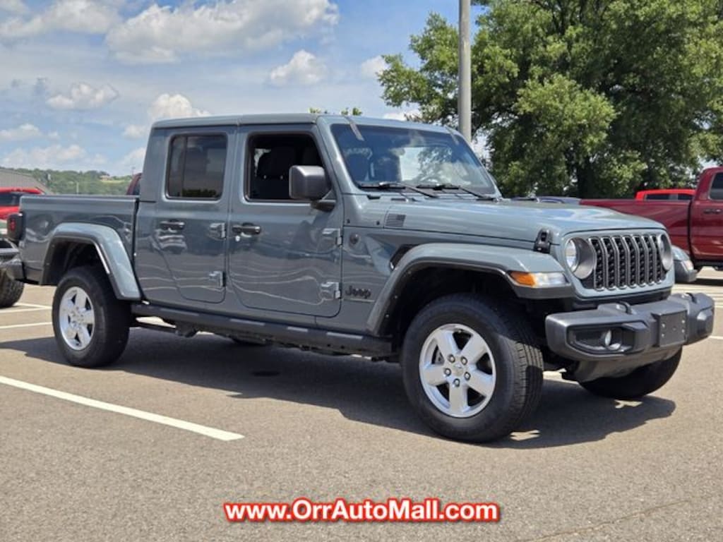 Used 2025 Jeep Gladiator Nighthawk Truck