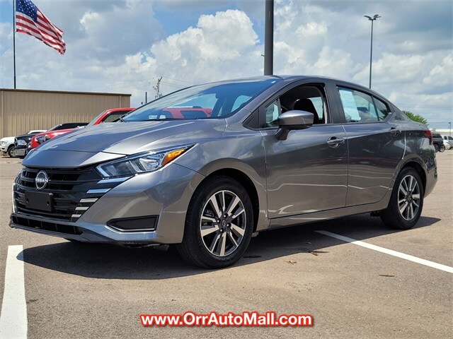 2024 Nissan Versa 1.6 SV photo 2