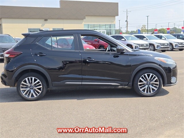 2024 Nissan Kicks SR photo 4