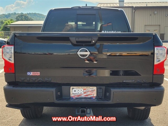2024 Nissan Titan Crew Cab SV photo 4