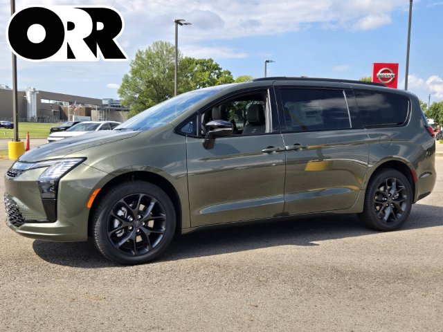 2027 Chrysler Pacifica Limited