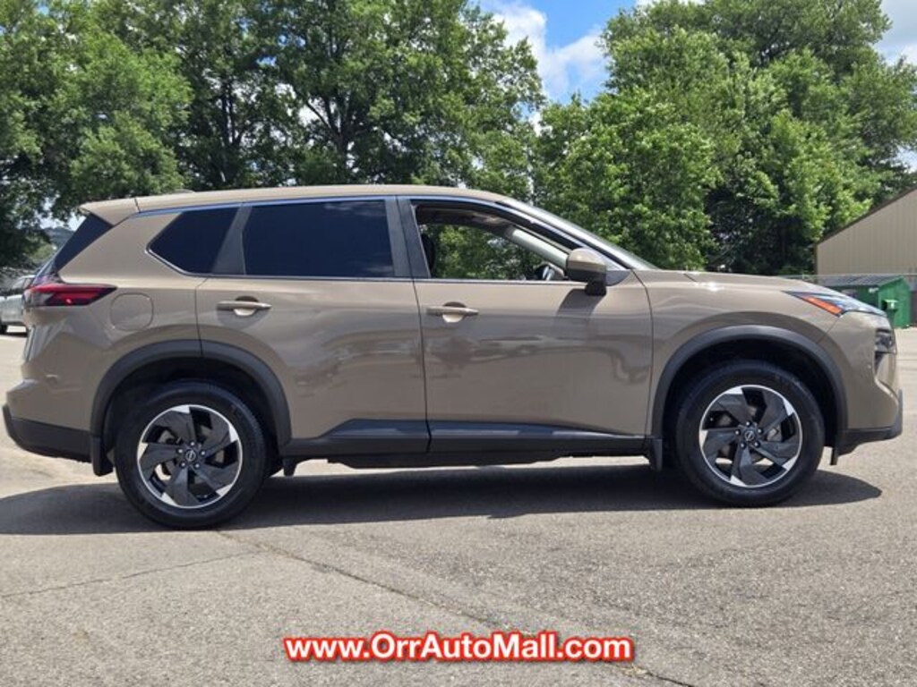 Used 2024 Nissan Rogue SV SUV