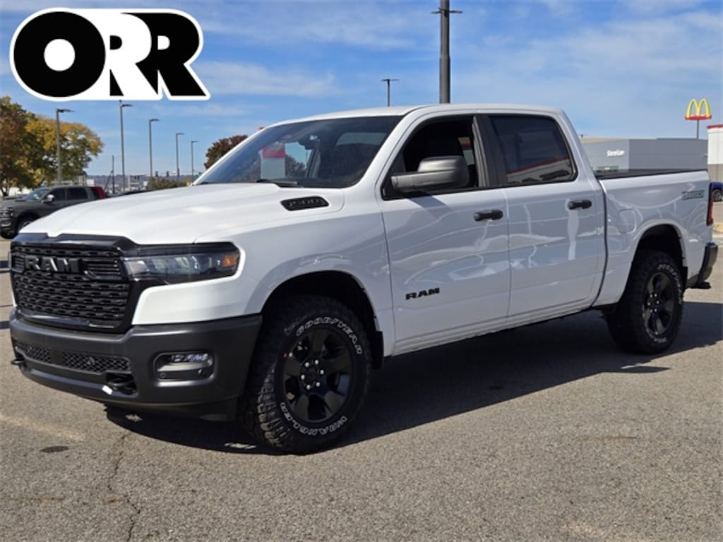 New 2026 Ram 1500 WARLOCK CREW CAB 4X4 5'7 BOX Pickup