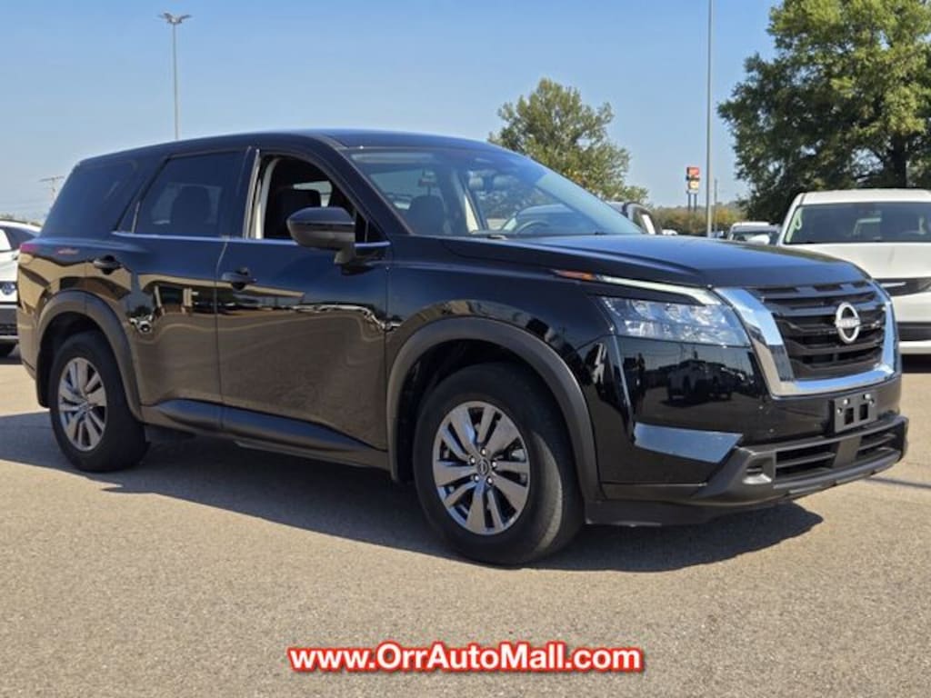 Used 2025 Nissan Pathfinder S SUV