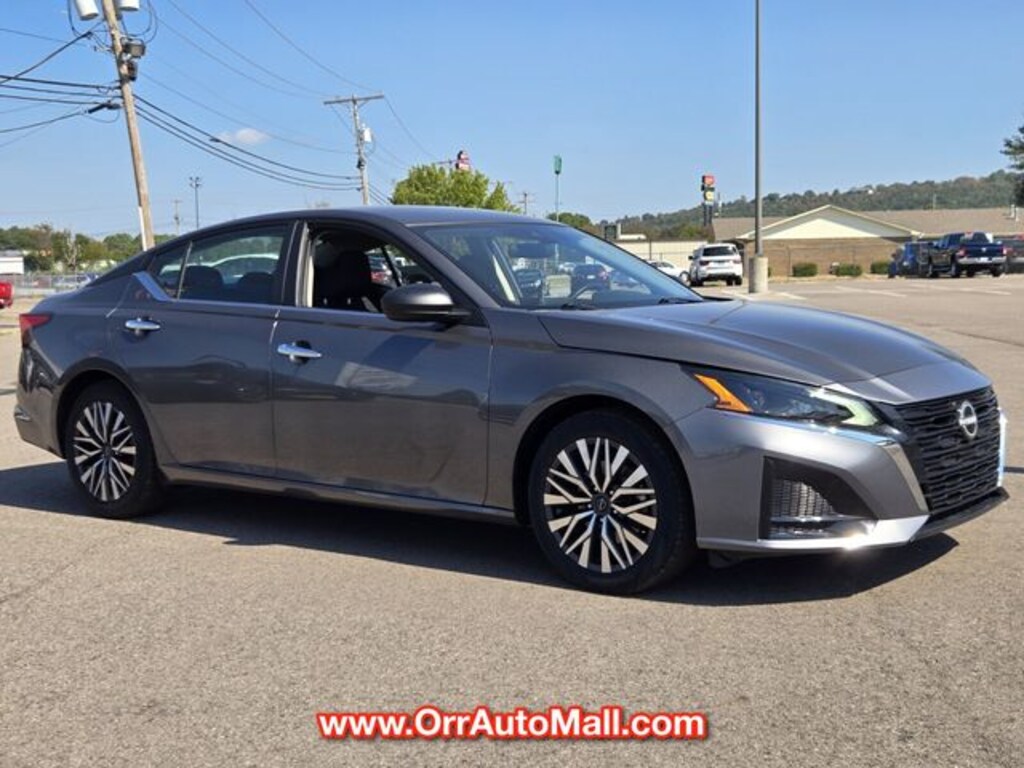 Used 2025 Nissan Altima 2.5 SV Sedan