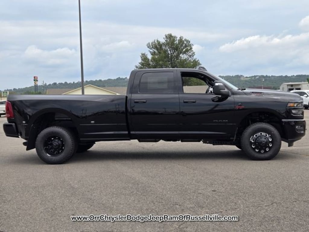 New 2026 Ram 3500 BIG HORN CREW CAB 4X4 8' BOX Pickup