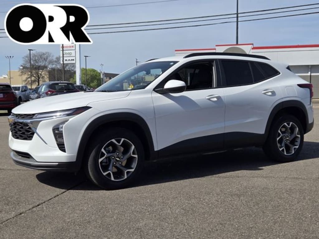 Used 2025 Chevrolet Trax LT SUV