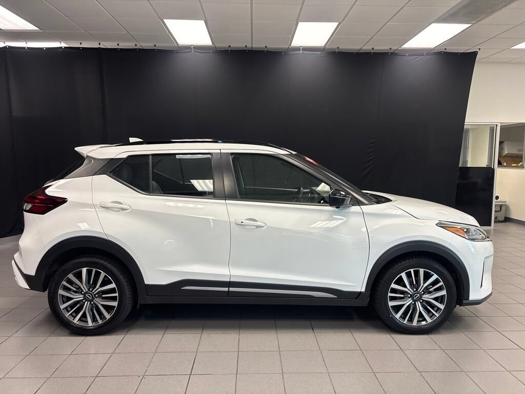 Used 2024 Nissan Kicks SR SUV