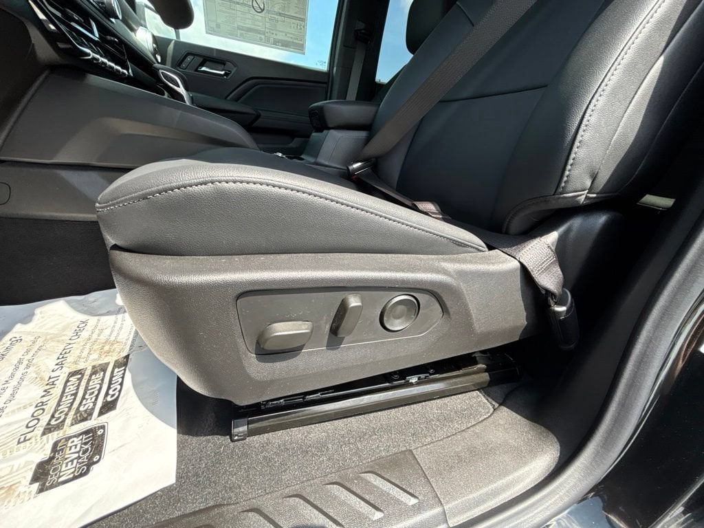 2026 Chevrolet Colorado LT - Photo 15