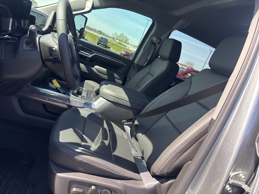 2026 Chevrolet Silverado 2500 HD LTZ - Photo 9