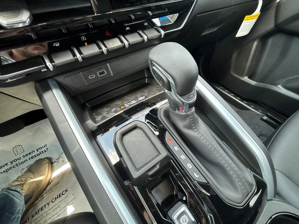 2026 Chevrolet Colorado LT - Photo 14